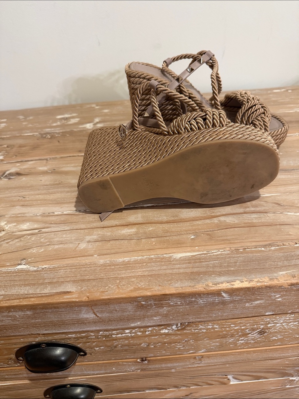 Valentino Garavani Tan Braided Rope Wedge Rockstud Sandals with Studded Straps - Picture 4 of 4